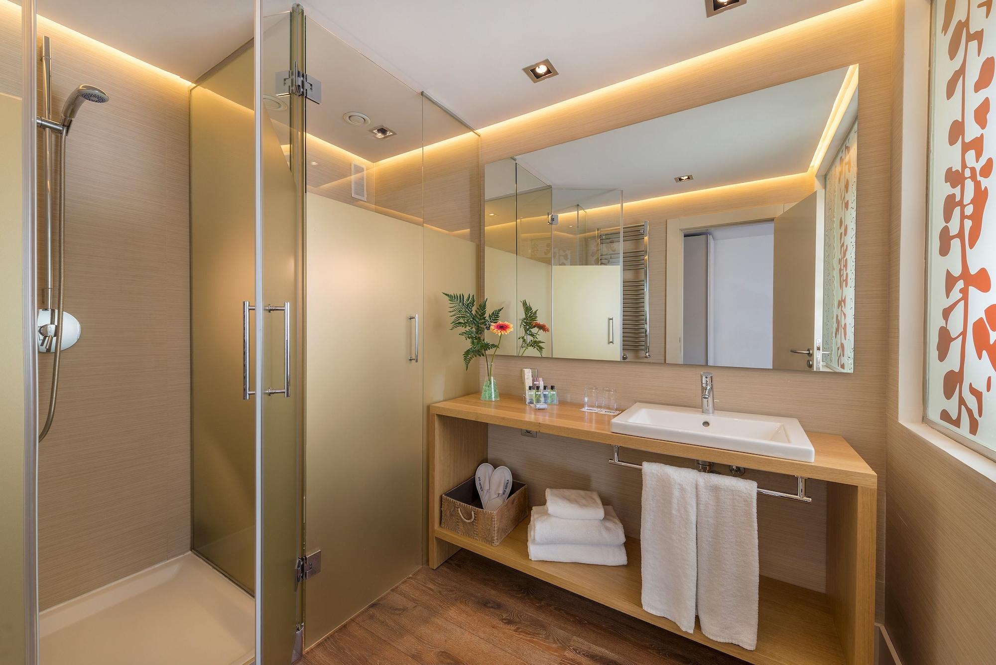 H10 Tribeca Hotel Madrid Exterior photo