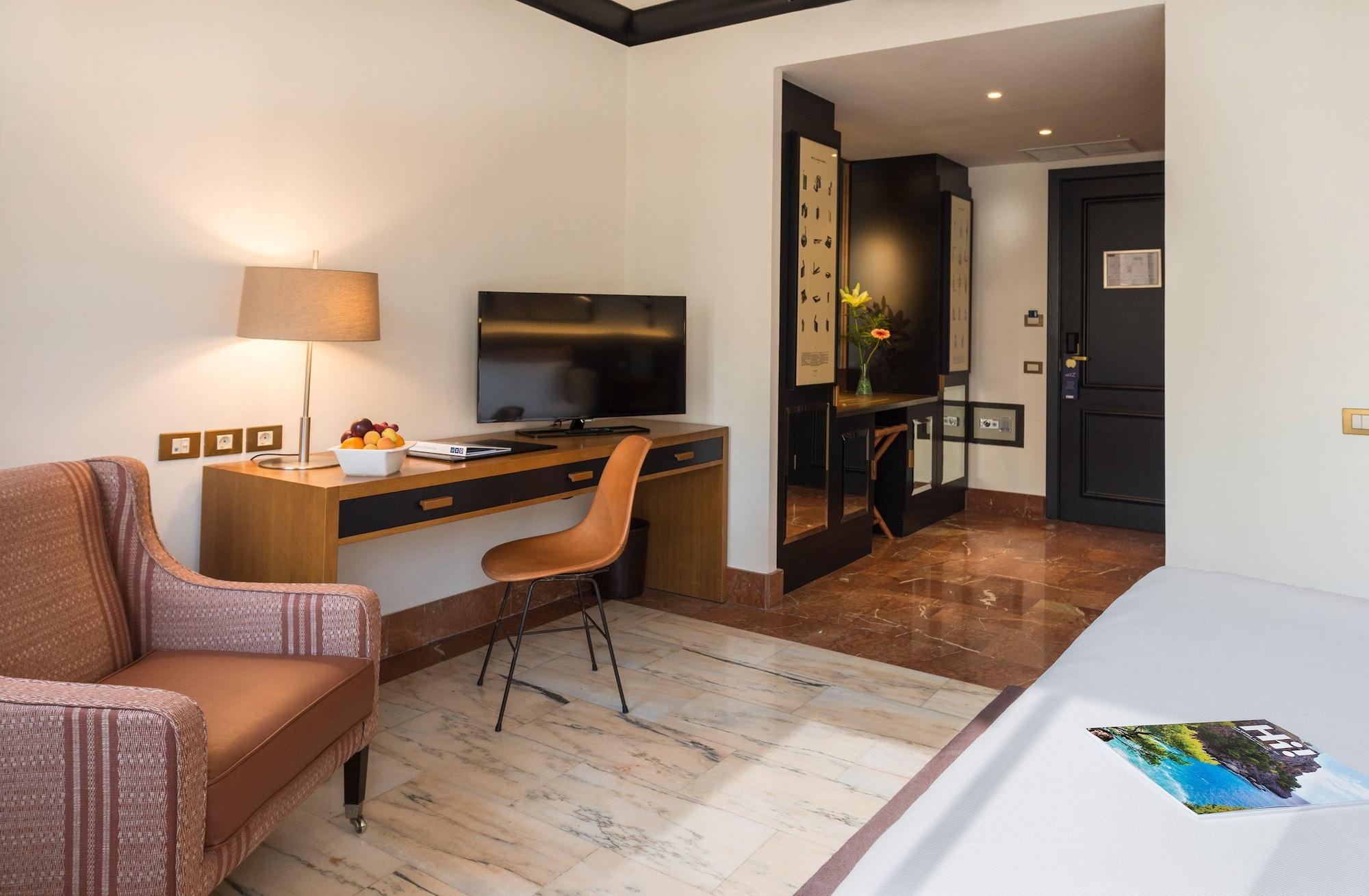 H10 Tribeca Hotel Madrid Exterior photo